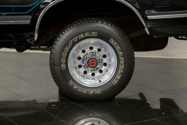 1990 Black Ford Bronco SUV