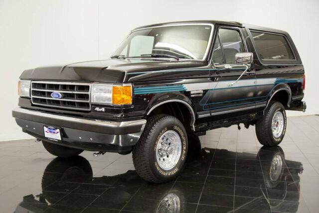 1990 Black Ford Bronco SUV