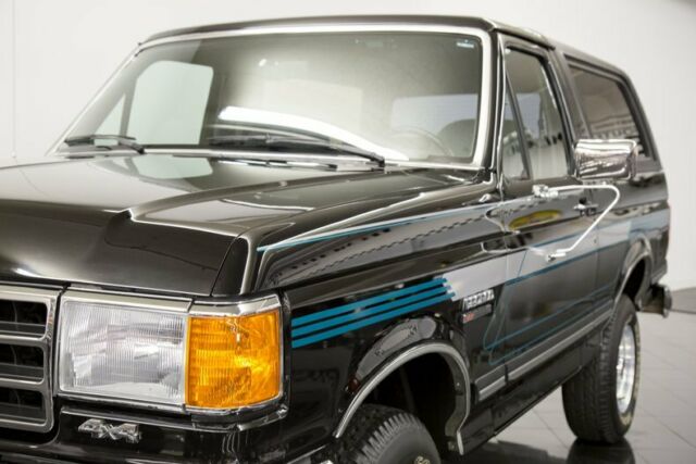 1990 Black Ford Bronco SUV