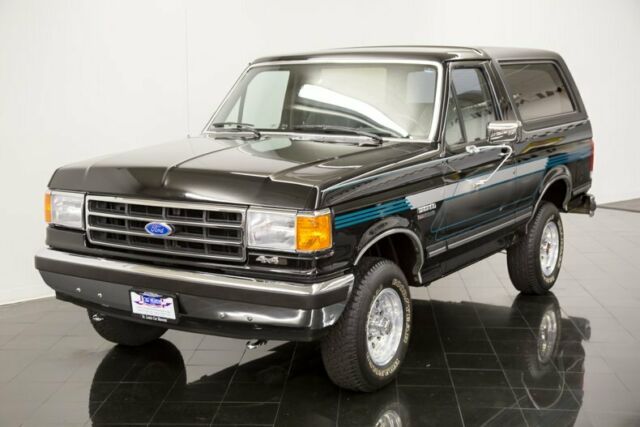 1990 Black Ford Bronco SUV