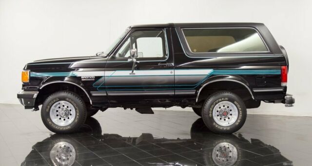 1990 Black Ford Bronco SUV