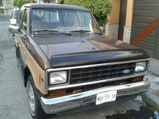 1984 Light and dark coffee Ford Bronco II
