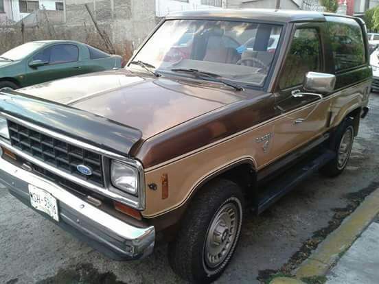 1984 Light and dark coffee Ford Bronco II