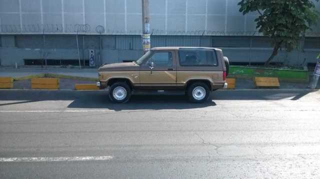 1984 Light and dark coffee Ford Bronco II