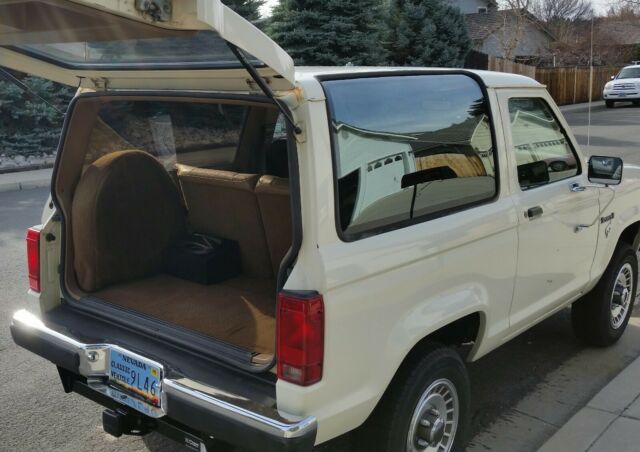 1986 White Ford Bronco II SUV