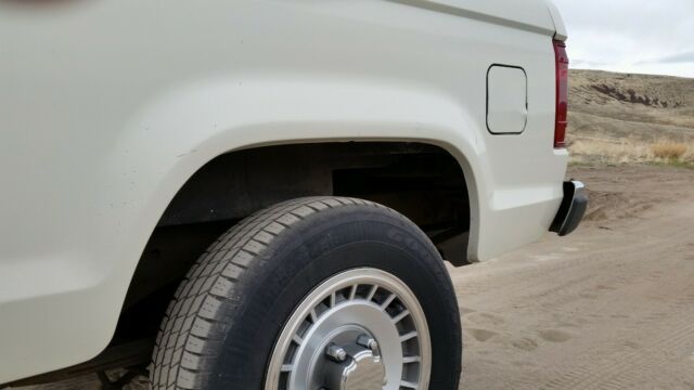 1986 White Ford Bronco II SUV