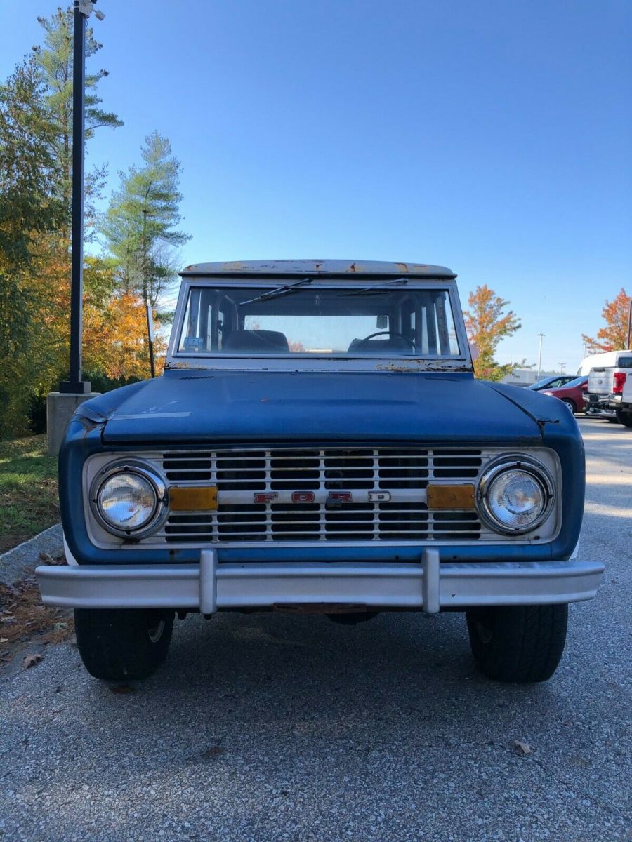 1971 Blue Ford Bronco SUV