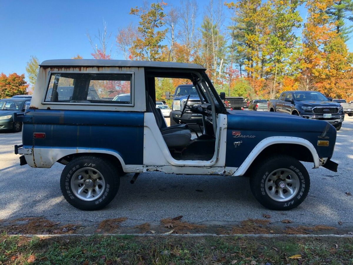 1971 Blue Ford Bronco SUV