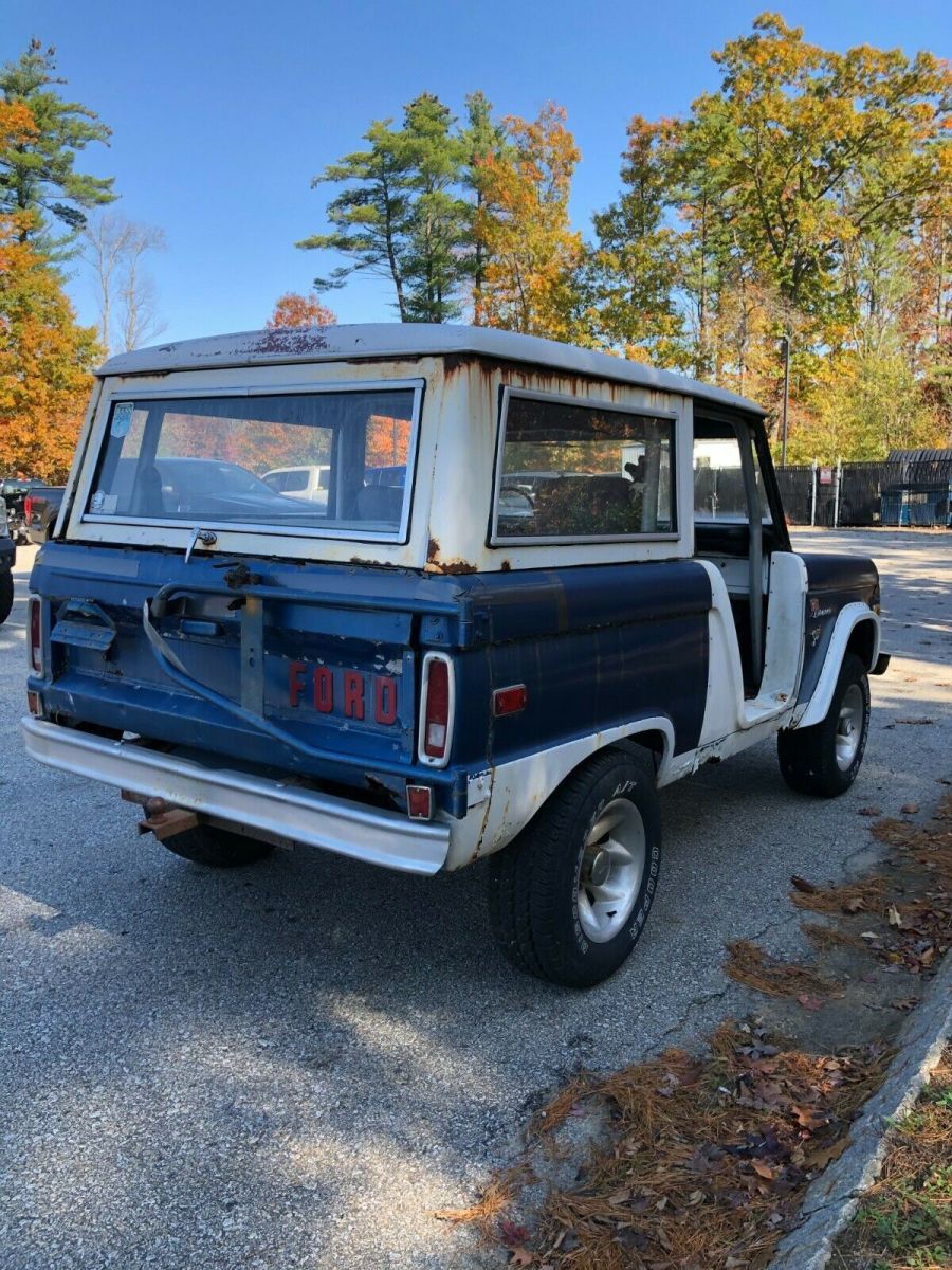 1971 Blue Ford Bronco SUV