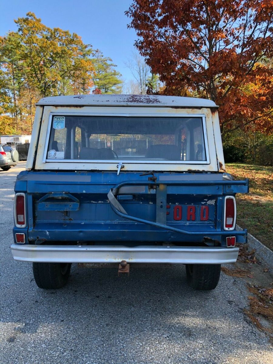 1971 Blue Ford Bronco SUV