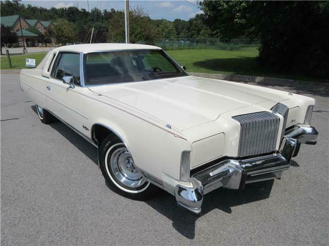 1977 White Chrysler New Yorker Coupe