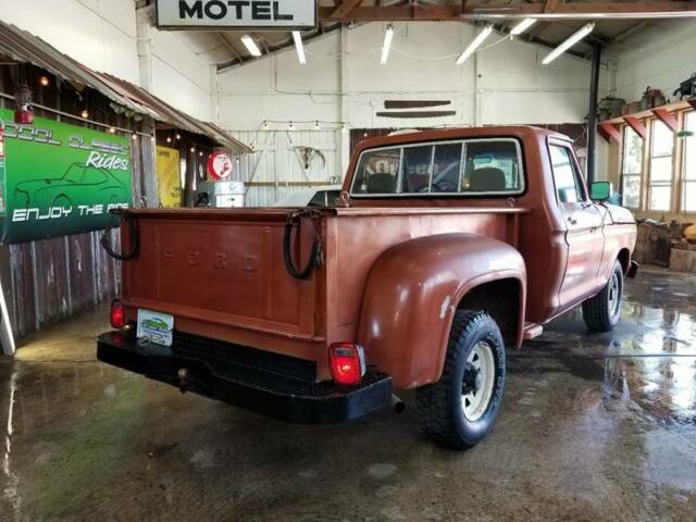 1976 Brown Ford F-100 Pickup Truck