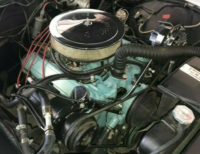 1961 White Pontiac Bonneville Coupe