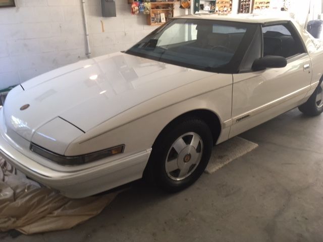 1989 White Buick Reatta Coupe