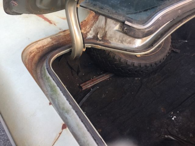 1972 Green Buick Riviera Coupe