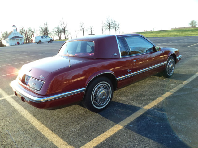 1990 Red Buick Riviera Coupe