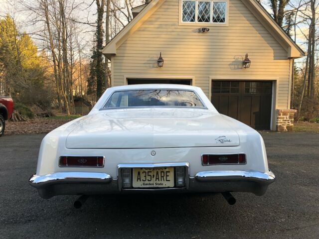 1964 White Buick Riviera