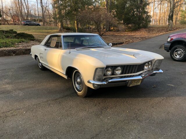 1964 White Buick Riviera
