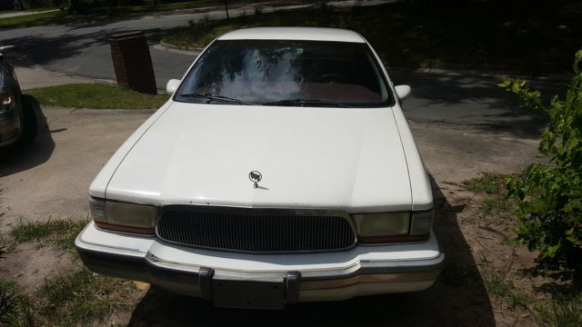 1993 White Buick Roadmaster Sedan