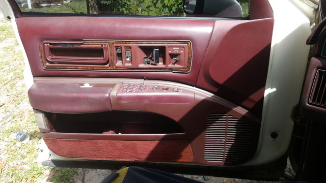 1993 White Buick Roadmaster Sedan