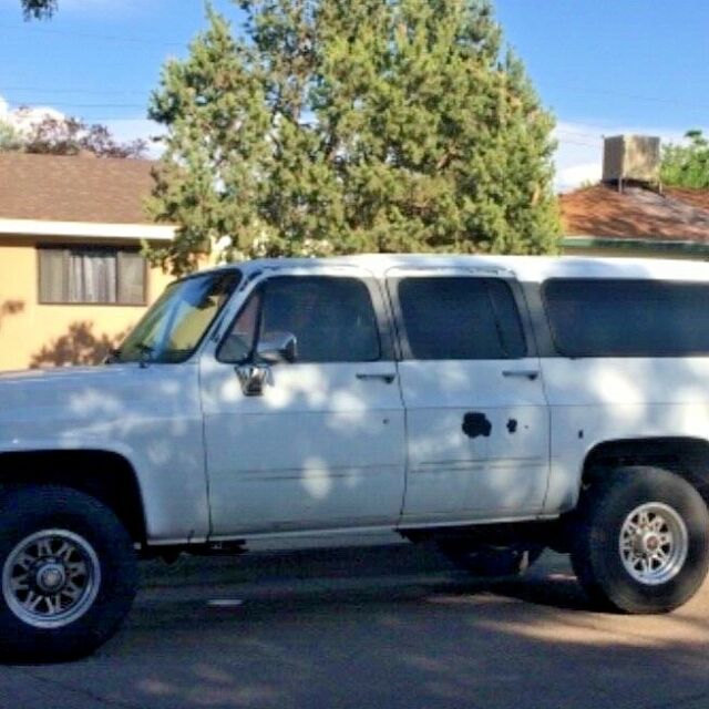 1988 White Chevrolet Suburban SUV