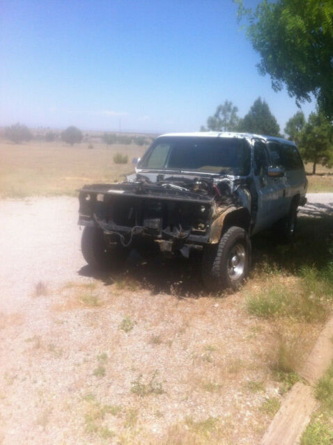 1988 White Chevrolet Suburban SUV