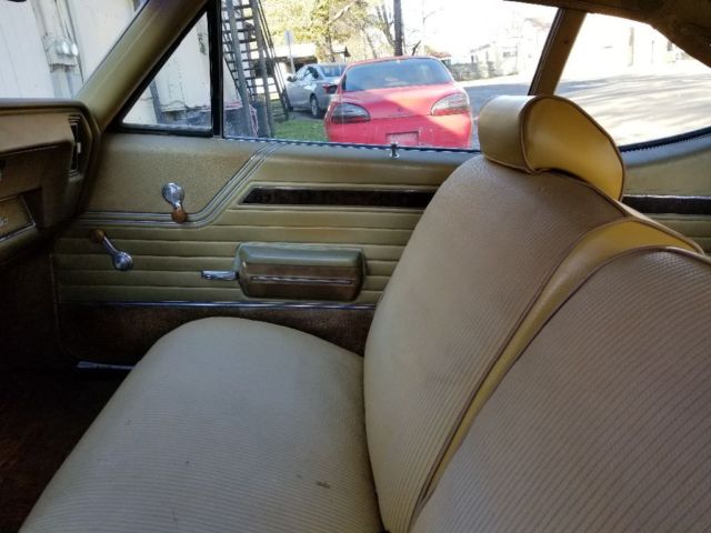 1970 Gold Oldsmobile Cutlass Coupe