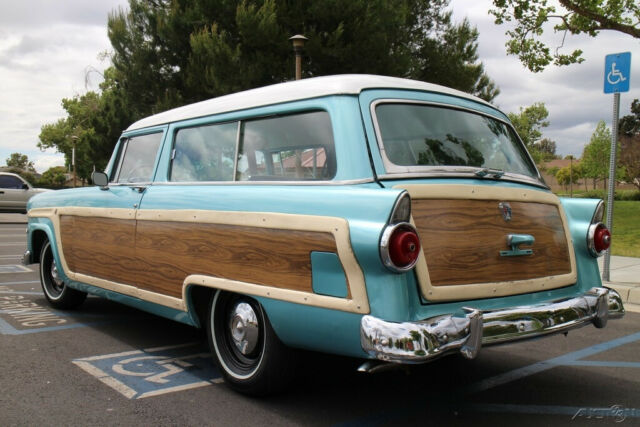 1955 Green Ford Ranch Wagon Wagon