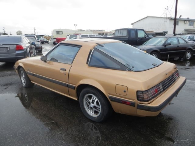 1982 Gold Mazda RX-7 Coupe