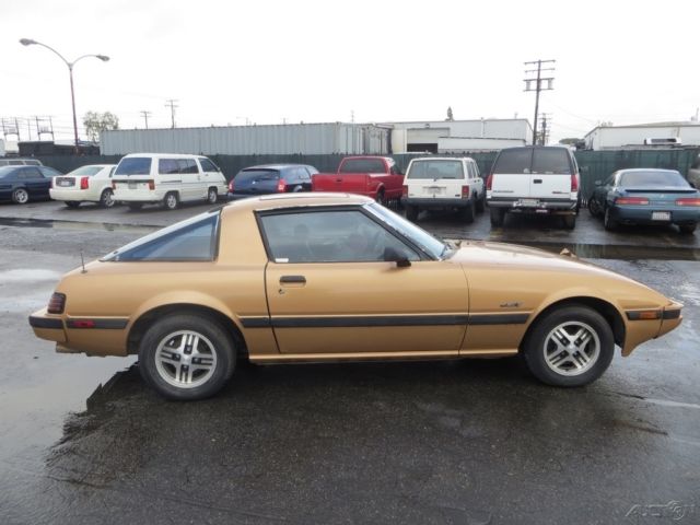1982 Gold Mazda RX-7 Coupe