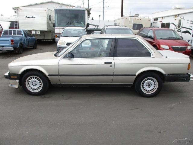 1986 Gold BMW 3-Series Coupe