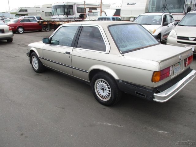1986 Gold BMW 3-Series Coupe
