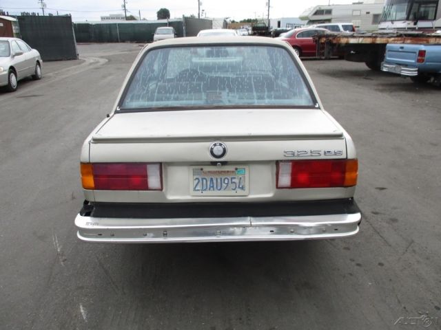 1986 Gold BMW 3-Series Coupe