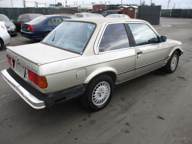 1986 Gold BMW 3-Series Coupe