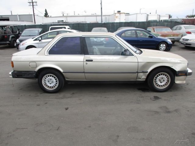 1986 Gold BMW 3-Series Coupe