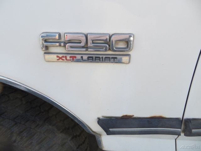 1989 White Ford F-250