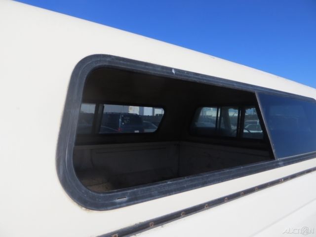 1989 White Ford F-250