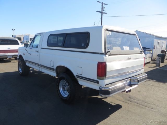 1989 White Ford F-250