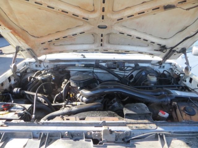 1989 White Ford F-250