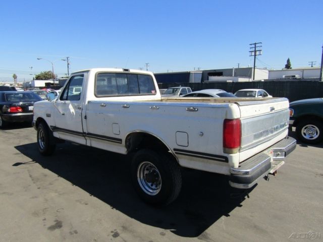 1989 White Ford F-250