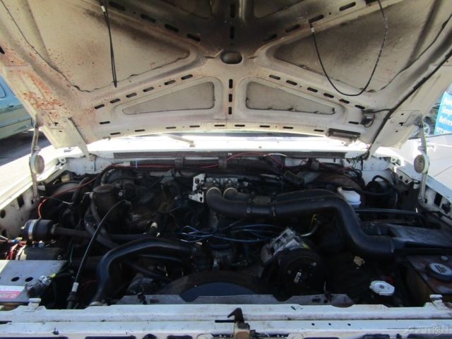 1989 White Ford F-250