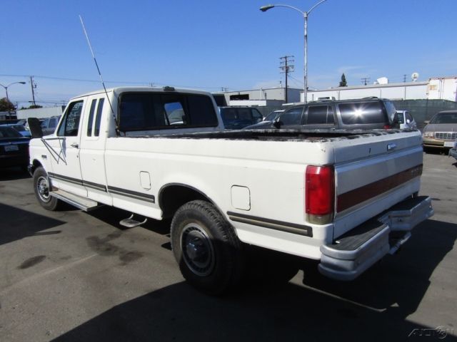 1990 White Ford F-250