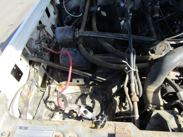 1990 White Ford F-250