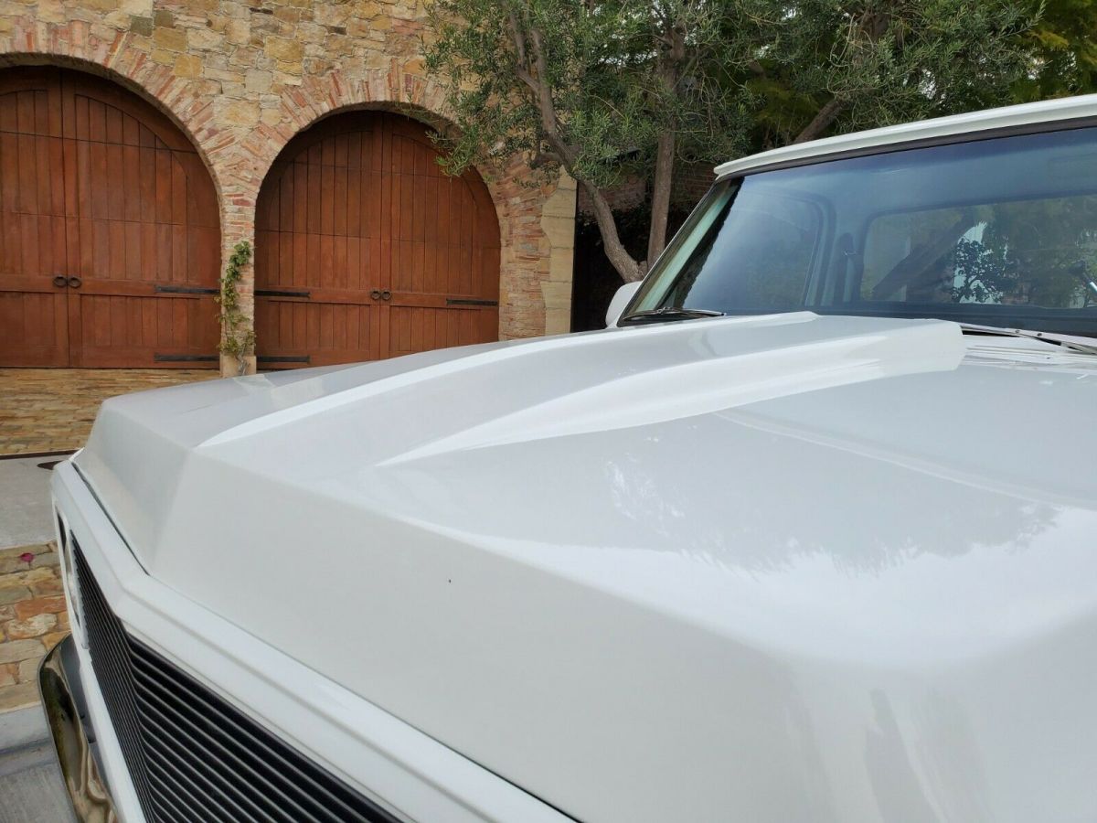 1972 White Chevrolet C-10 Standard Cab Pickup