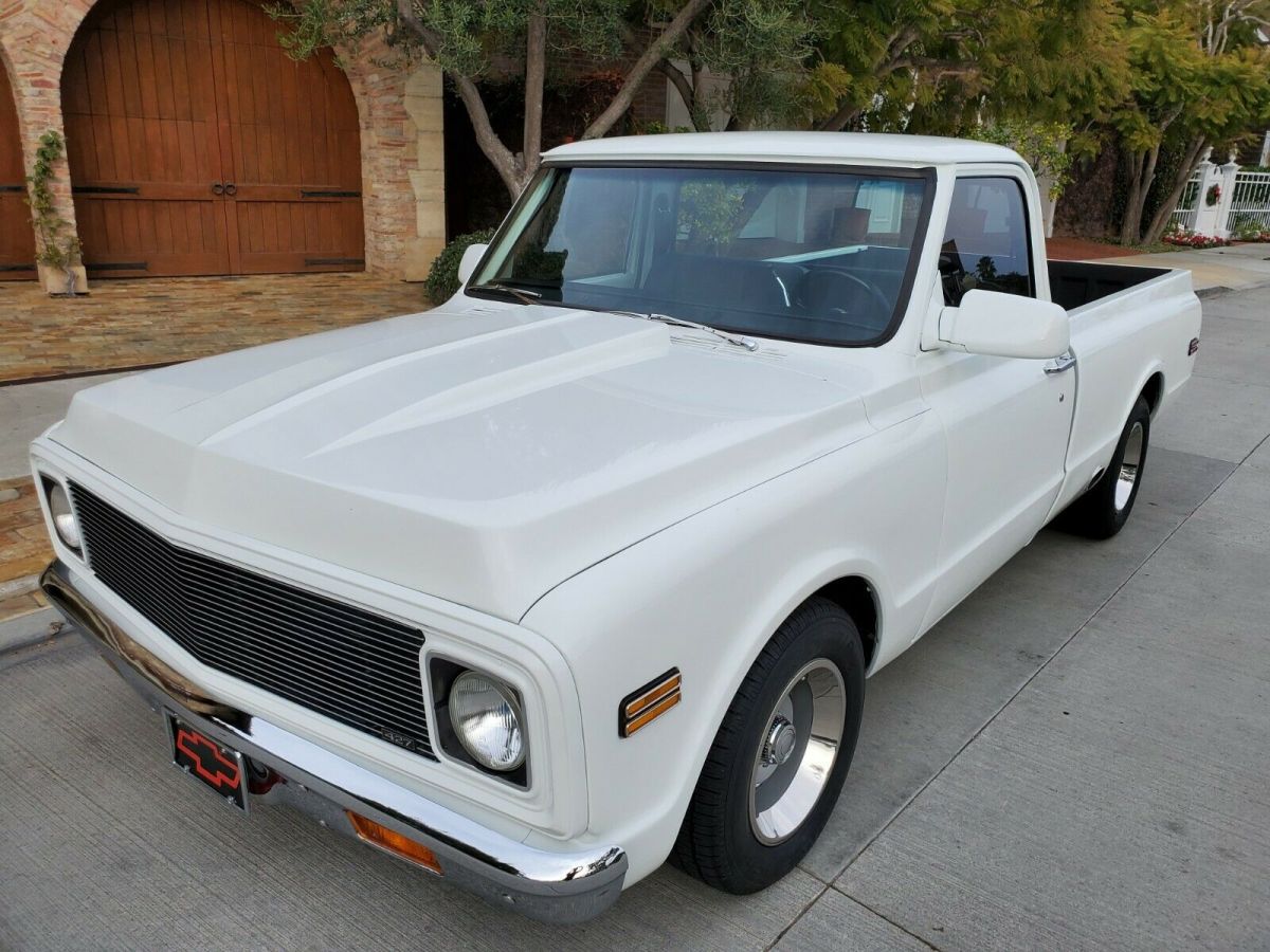 1972 White Chevrolet C-10 Standard Cab Pickup