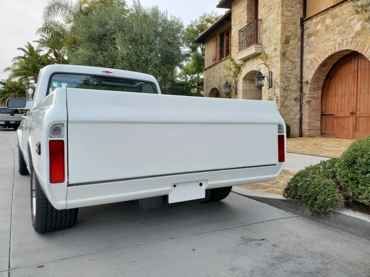 1972 White Chevrolet C-10 Standard Cab Pickup