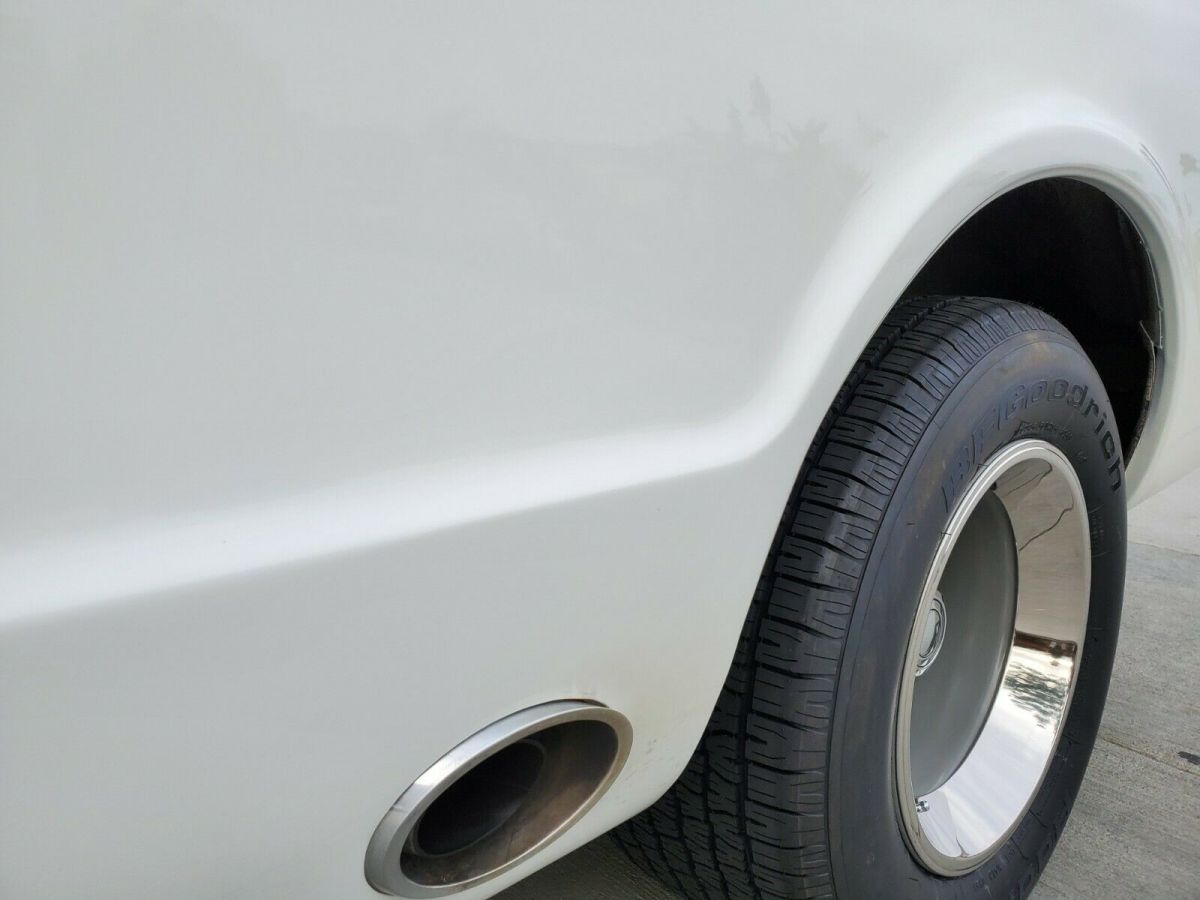 1972 White Chevrolet C-10 Standard Cab Pickup