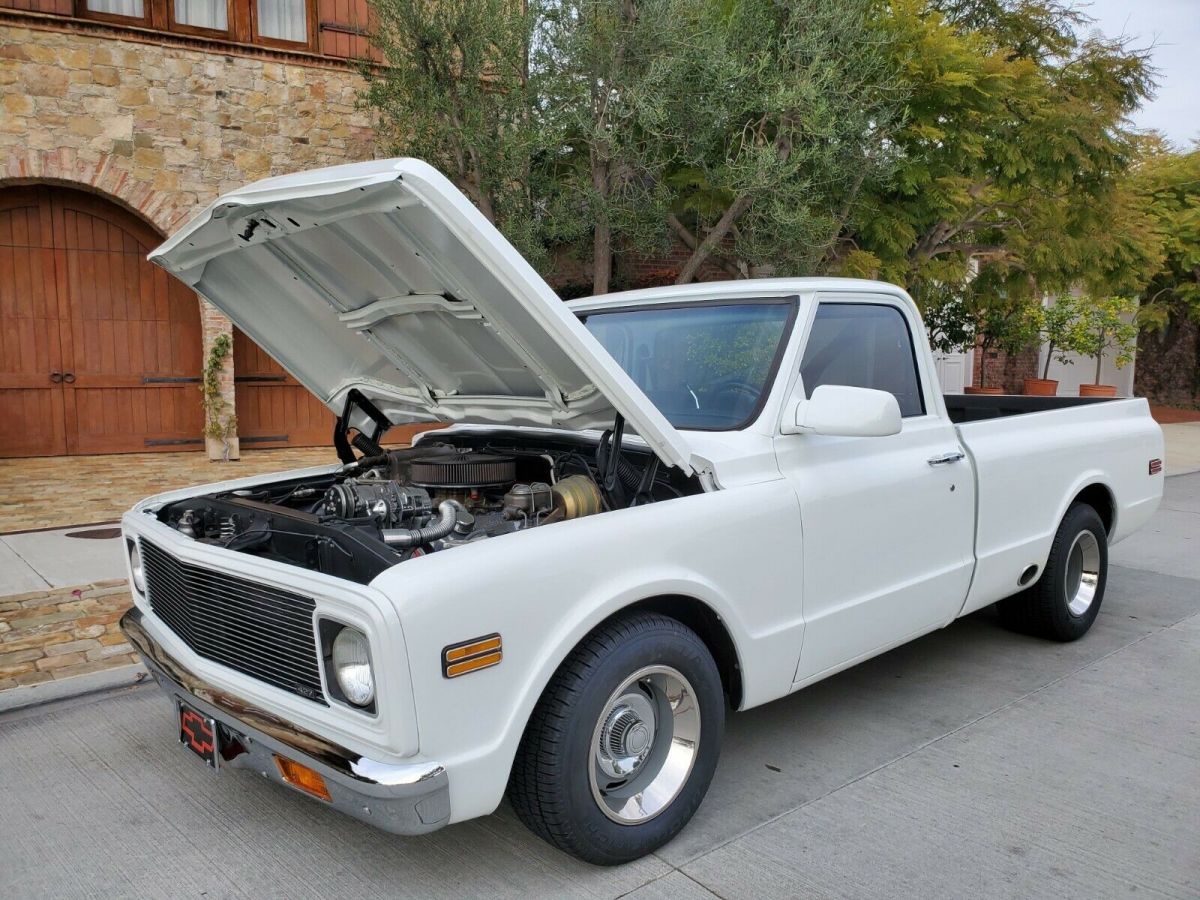 1972 White Chevrolet C-10 Standard Cab Pickup