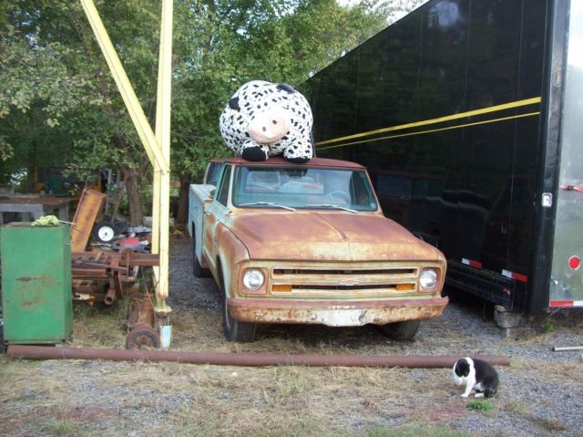 1967 green Chevrolet C-10 utility box