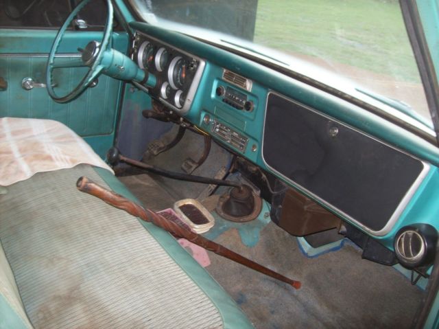 1967 green Chevrolet C-10 utility box